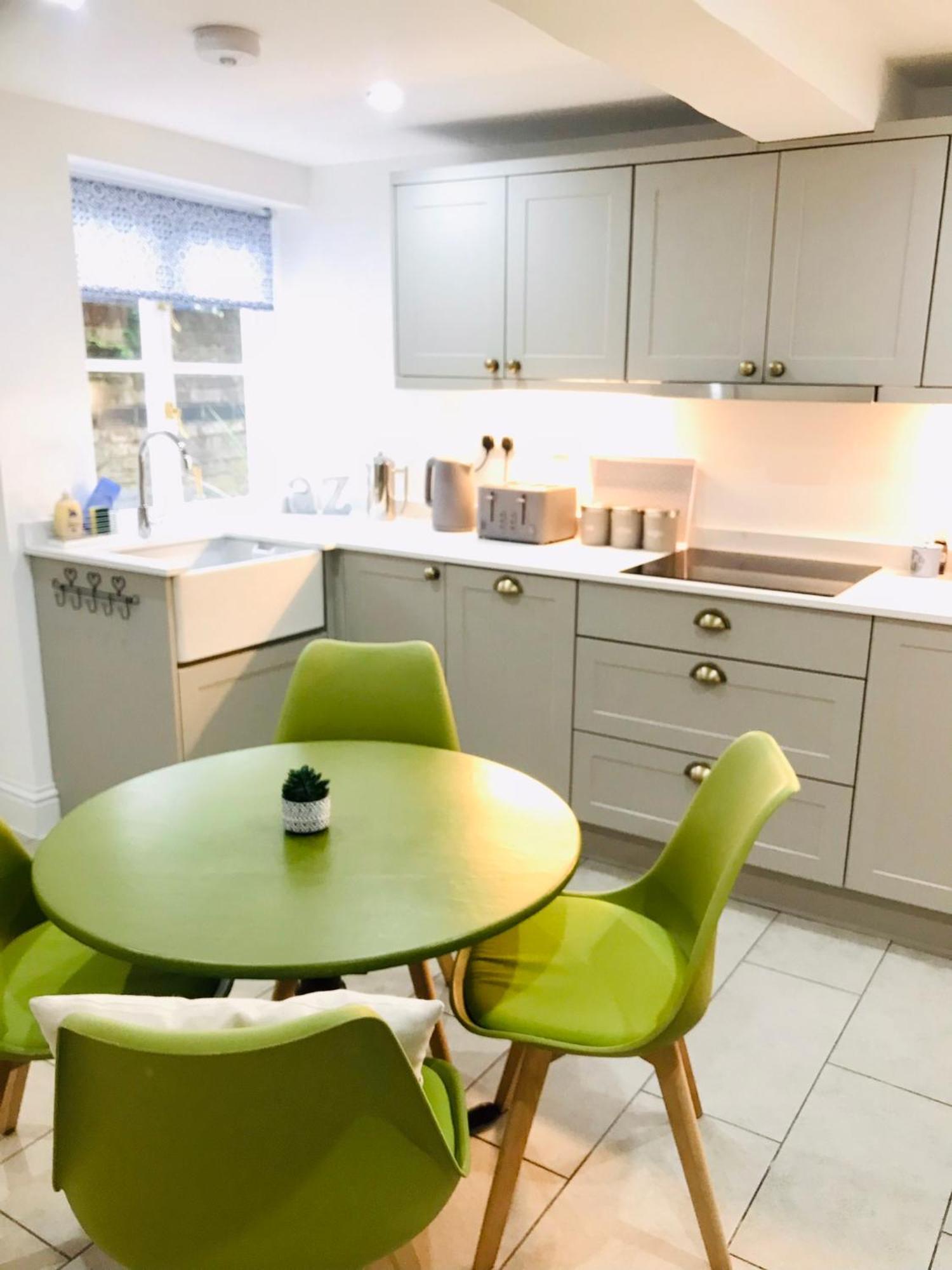 Bell Cottage By Ludlow Castle With Onsite Parking Extérieur photo
