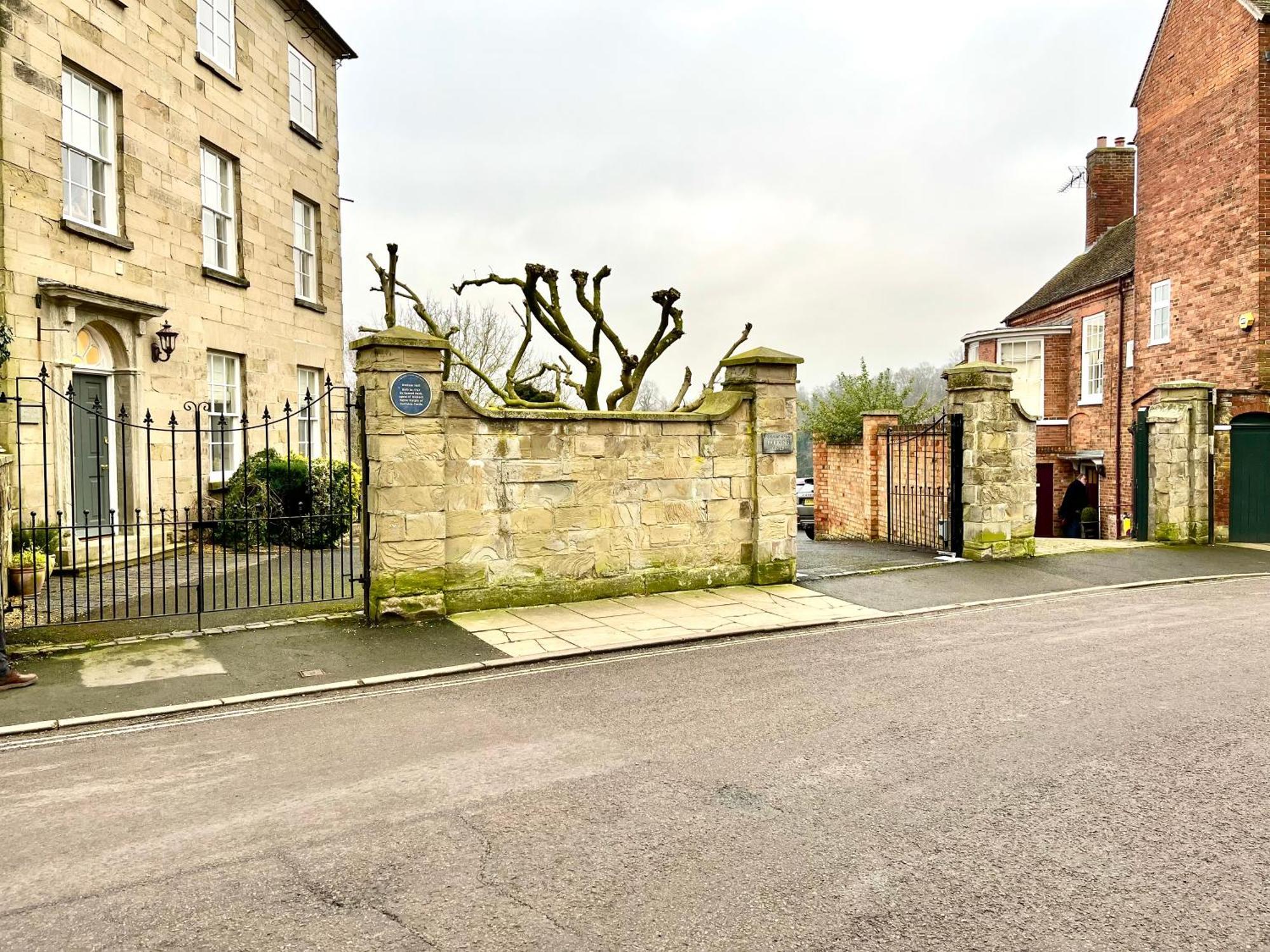 Bell Cottage By Ludlow Castle With Onsite Parking Extérieur photo